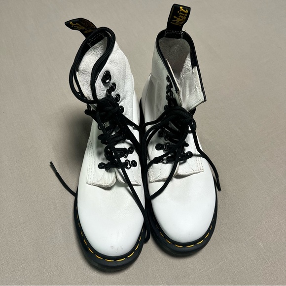 Dr. Martens 1460 White Leather Lace-Up Combat Boots • Women’s 8 (EU 39) - Picture 3 of 15